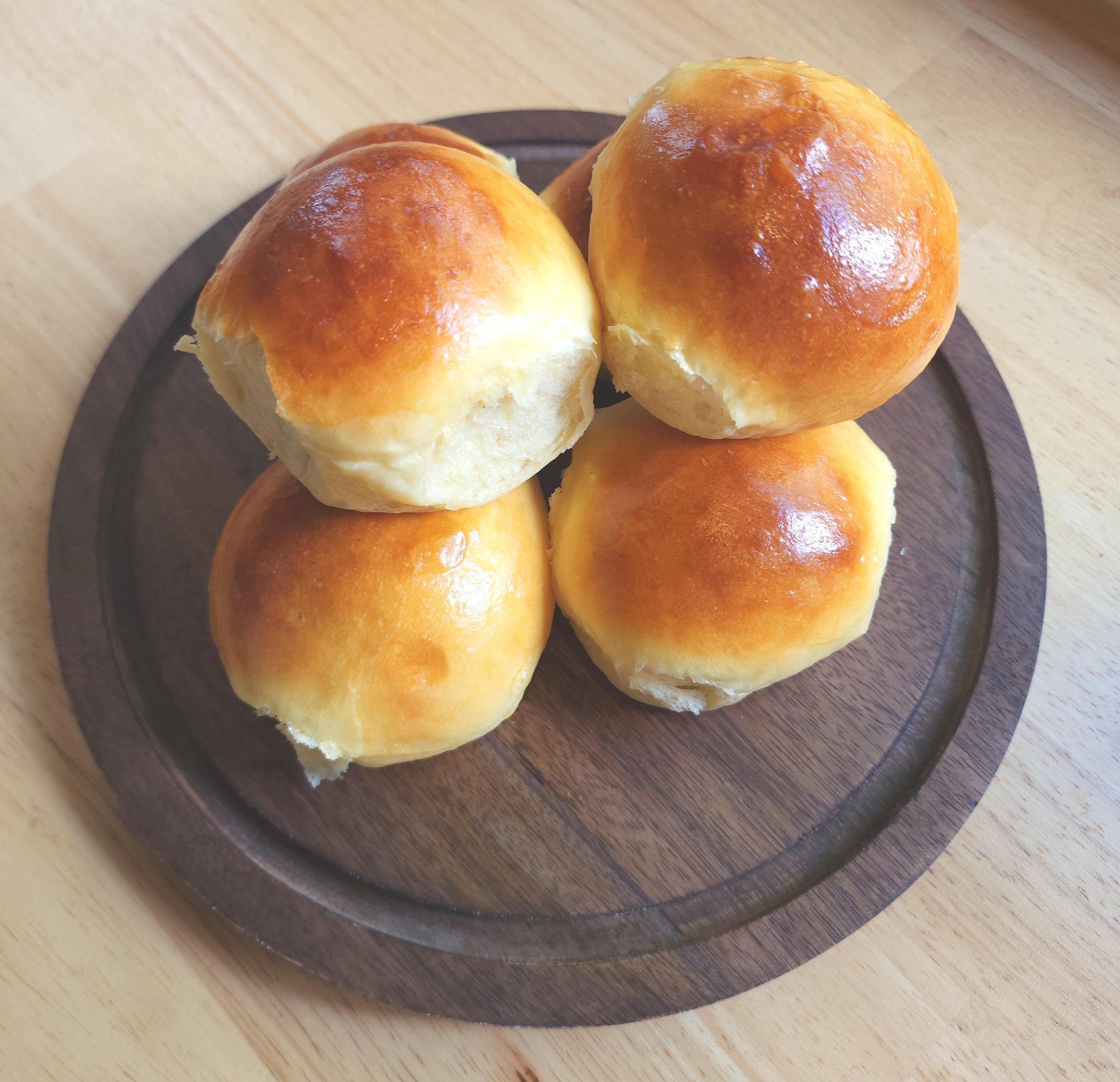 Dinner rolls